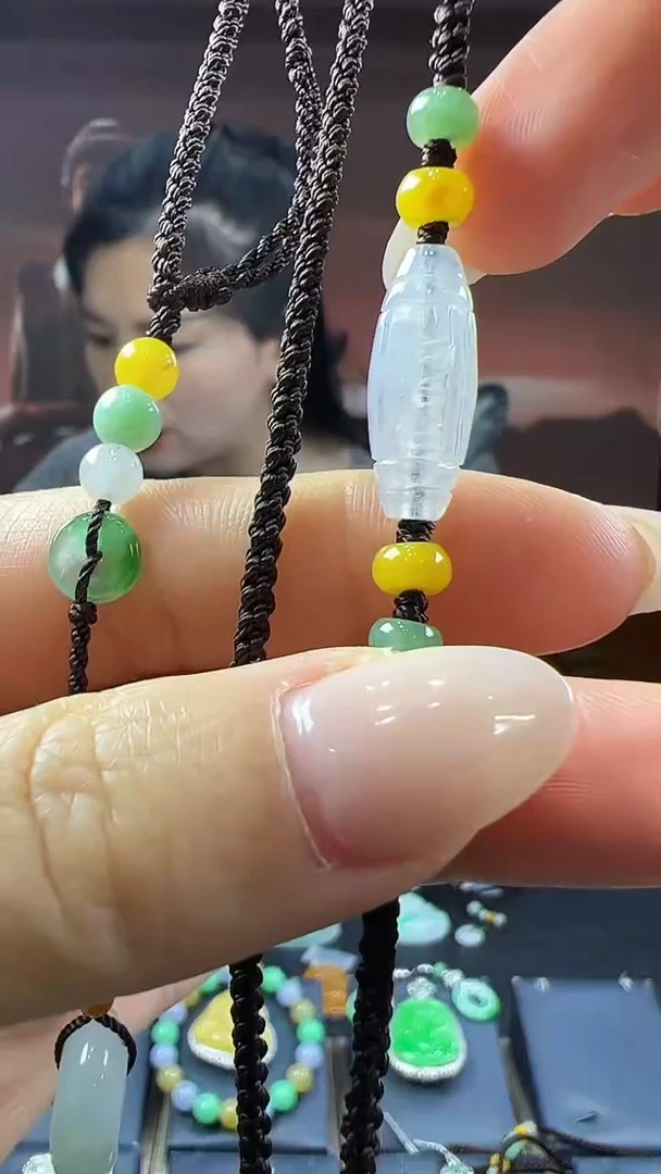 未镶嵌挂件翡翠六字箴言美背