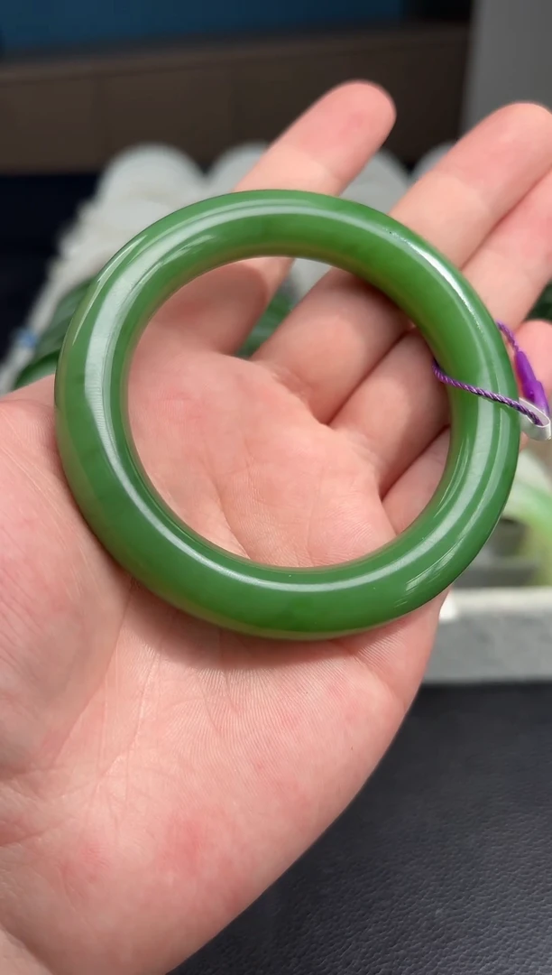 未镶嵌手镯和田玉碧玉粉绿57