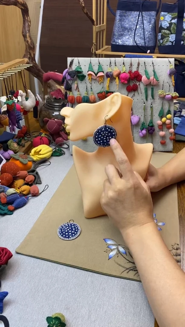 小圆点土布耳环1对——