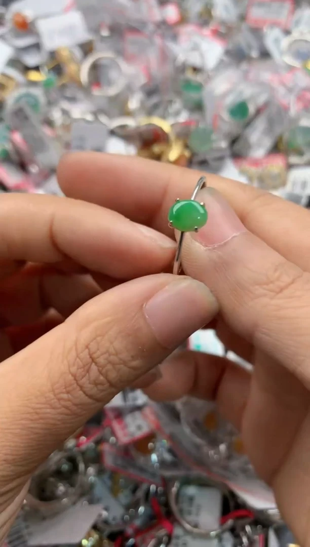 银S925镶嵌戒指翡翠666    4