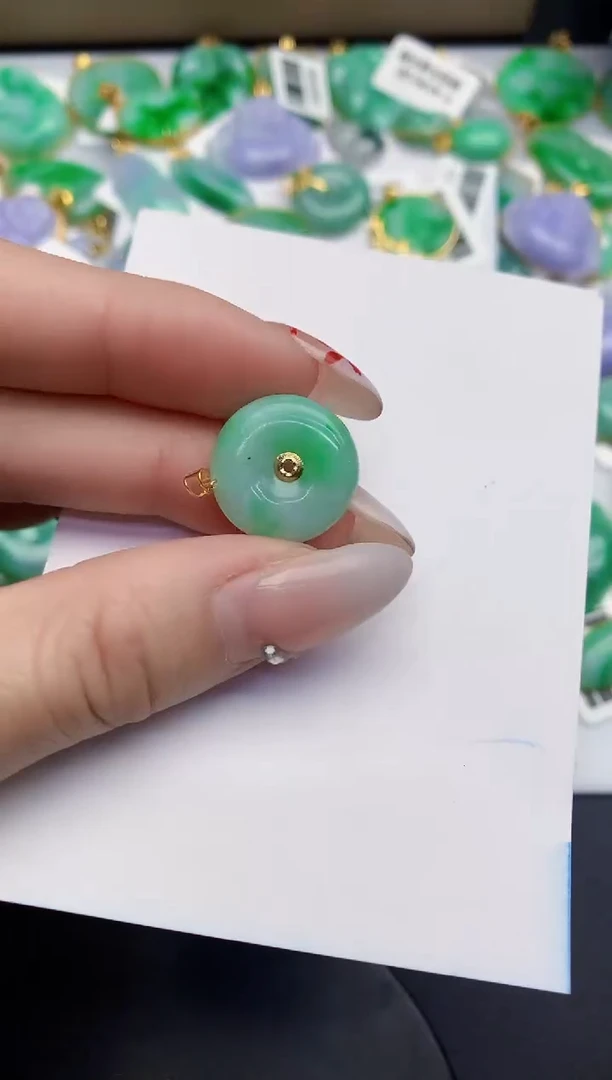 【闪购商品】翡翠颈饰18K金镶嵌0000000000