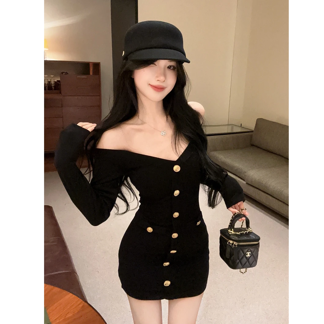 2025秋冬新款时尚黑色富家千金名媛收腰包臀小黑裙显瘦气质连衣裙