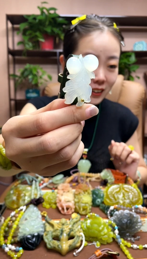 未镶嵌岫玉吊坠·