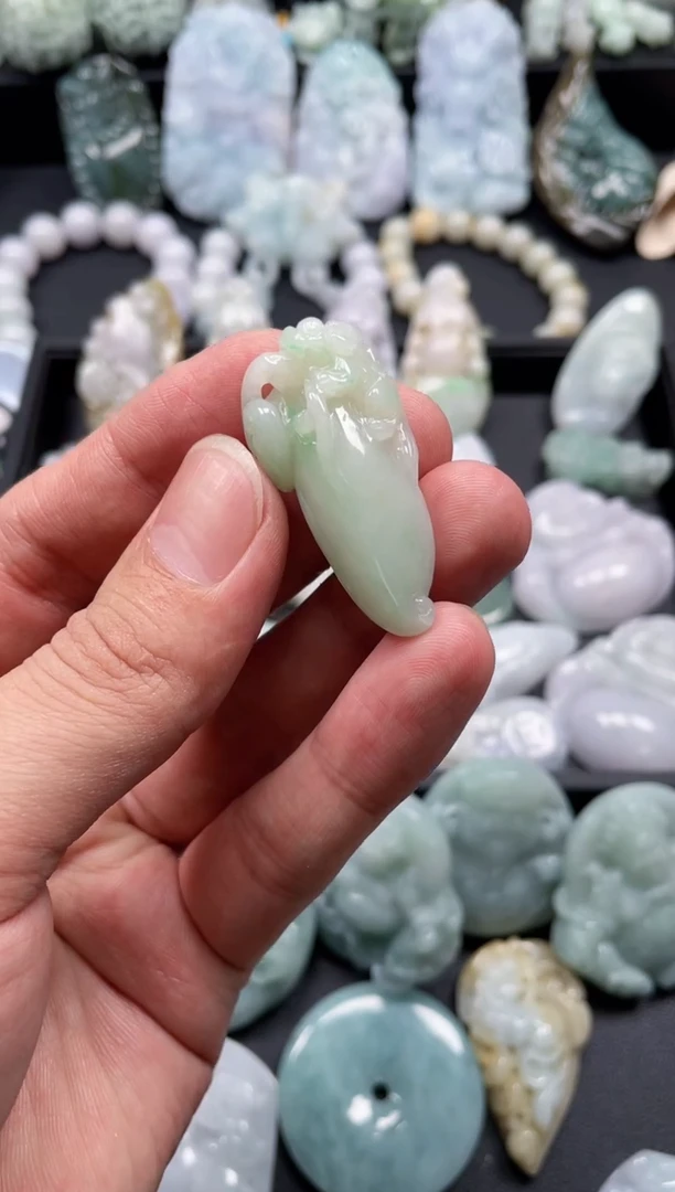 翡翠未镶嵌颈饰天然翡翠a货