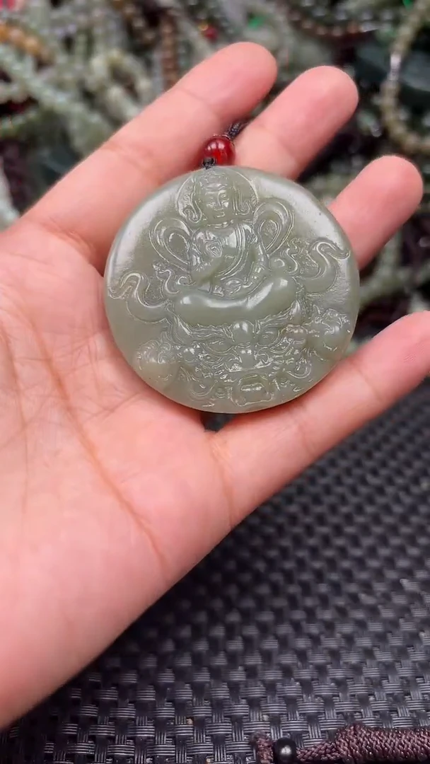 颈饰未镶嵌和田玉1
