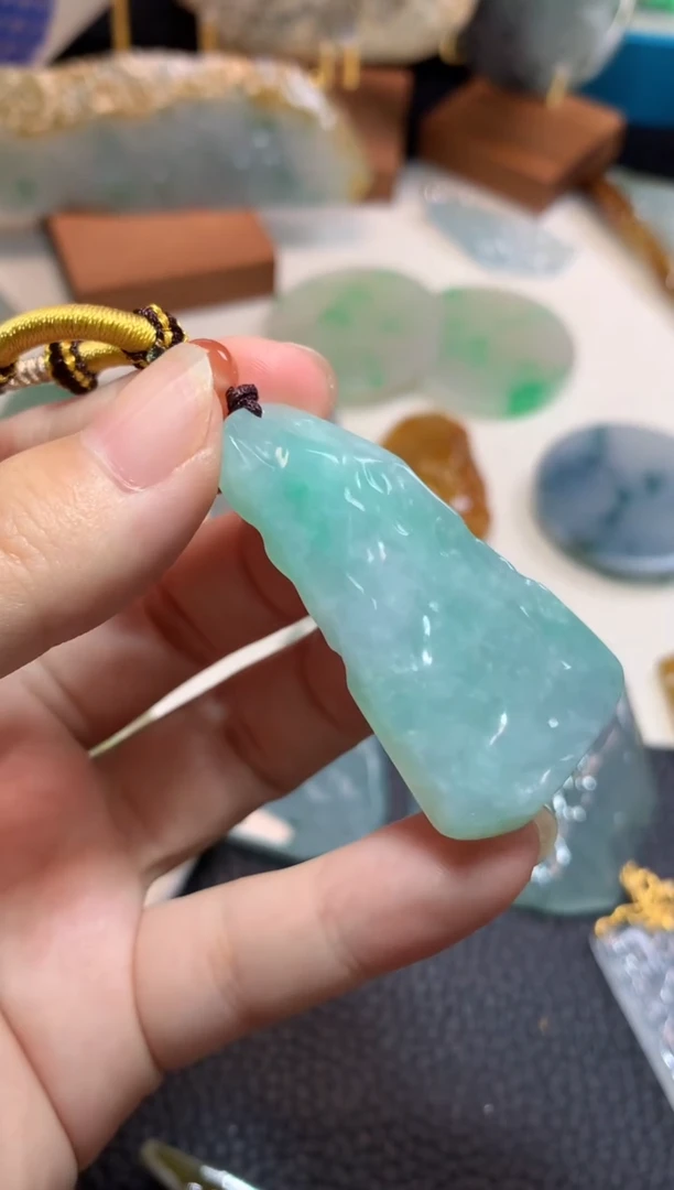 翡翠未镶嵌吊坠(不含链)吊坠