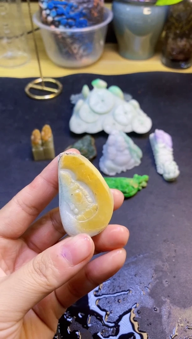 翡翠未镶嵌颈饰天然翡翠005