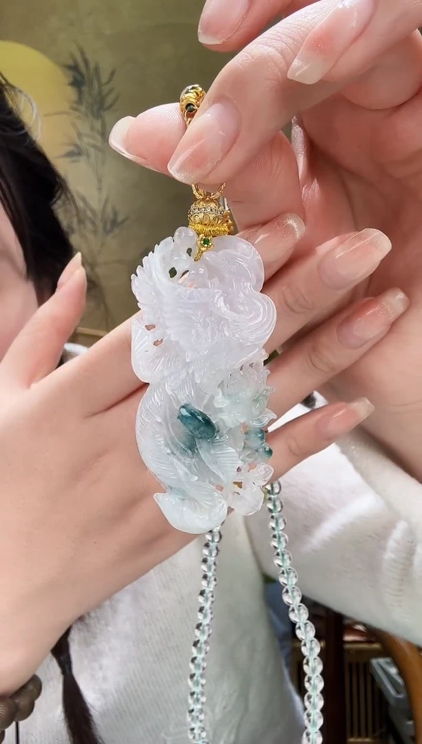 颈饰未镶嵌翡翠吊坠