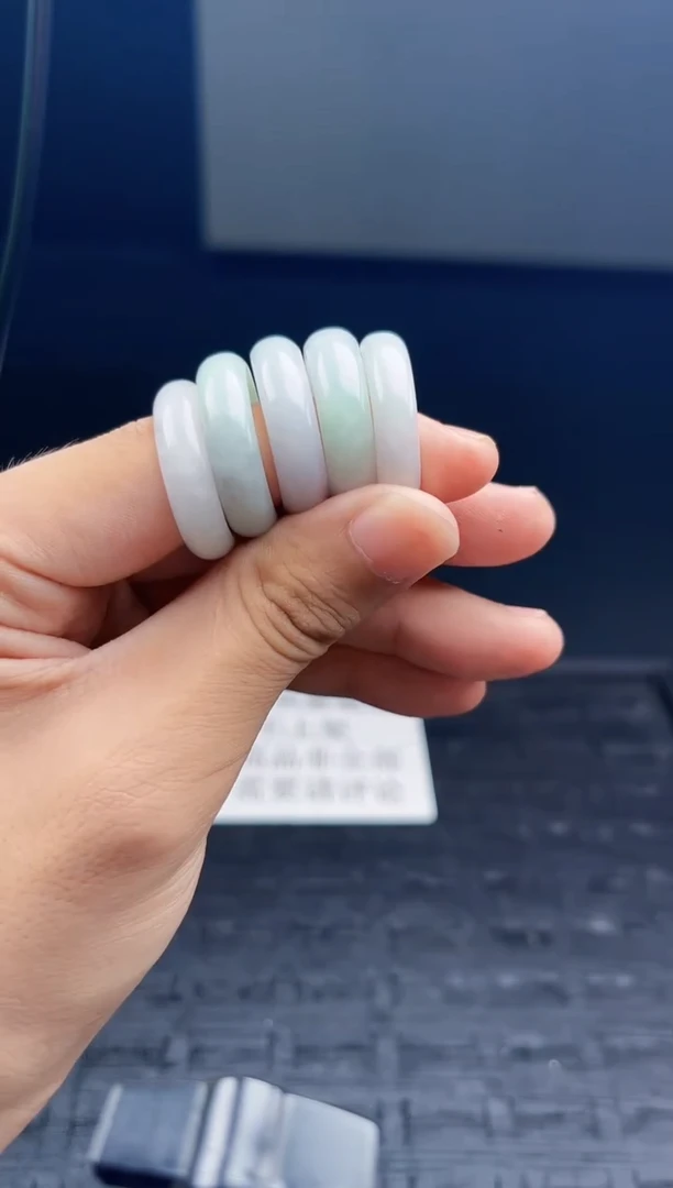 定制翡翠未镶嵌毛货需精细抛光拍一发一（多样性发货）