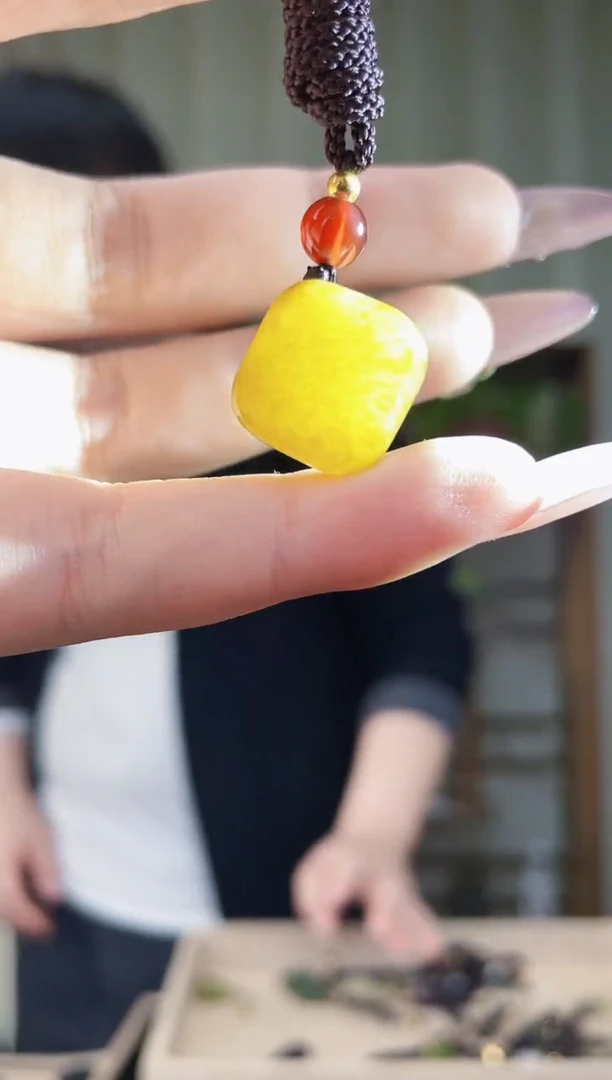 【闪购商品】和田玉挂件未镶嵌拍一发一，多样性发货！