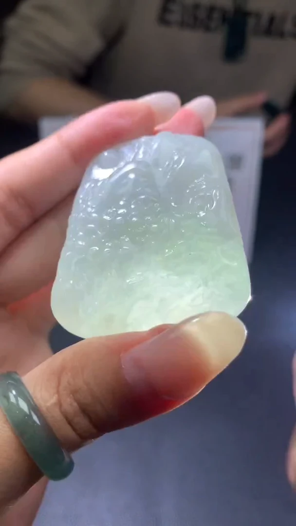 【闪购商品】翡翠吊坠(不含链)未镶嵌不退不换CMH1件-A