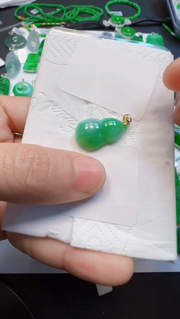 【闪购商品】翡翠吊坠(不含链)18K金镶嵌580