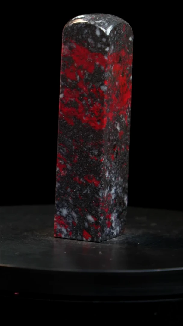 鸡血石梅花鸡血石