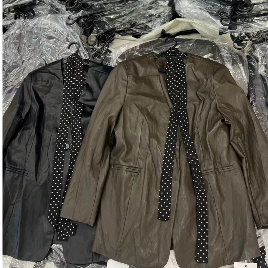 时尚波点飘带西装皮衣外套