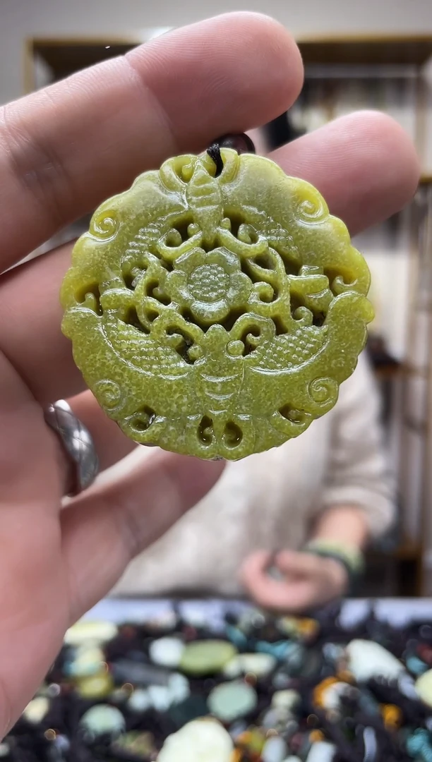 未镶嵌岫玉吊坠·