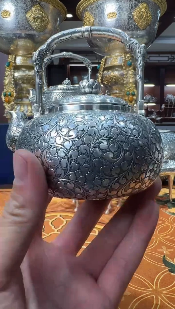 曾*军大师足银高工提梁壶