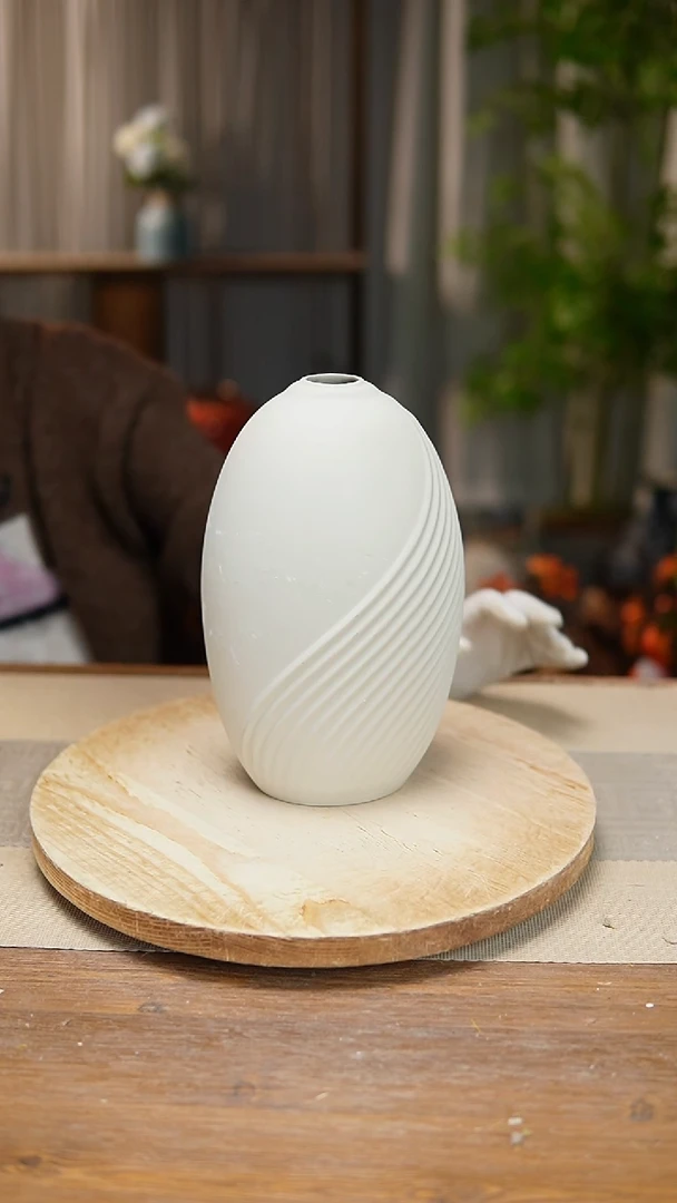 【闪购商品】陶瓷花器斜纹水滴高26