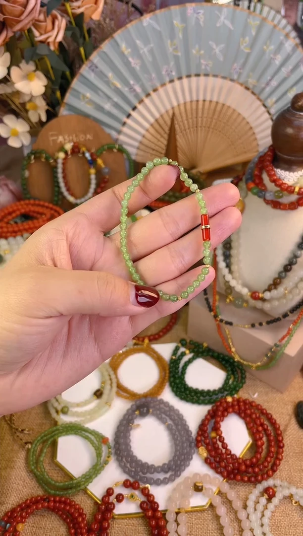 【闪购商品】和田玉手串18K金镶嵌碧玉