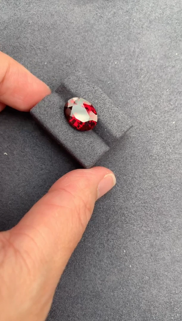 【闪购商品】石榴石裸石未镶嵌5.8ct镁铝榴石