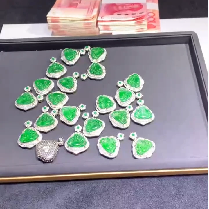 【逍遥严选】天然A货翡翠大佛公吊坠*806/6413/多样性发/1件