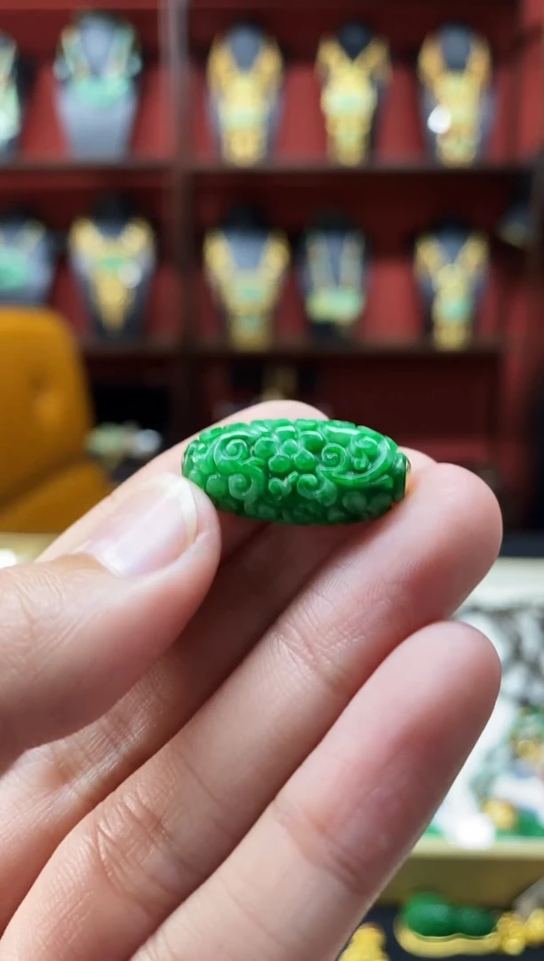 颈饰未镶嵌翡翠吊坠