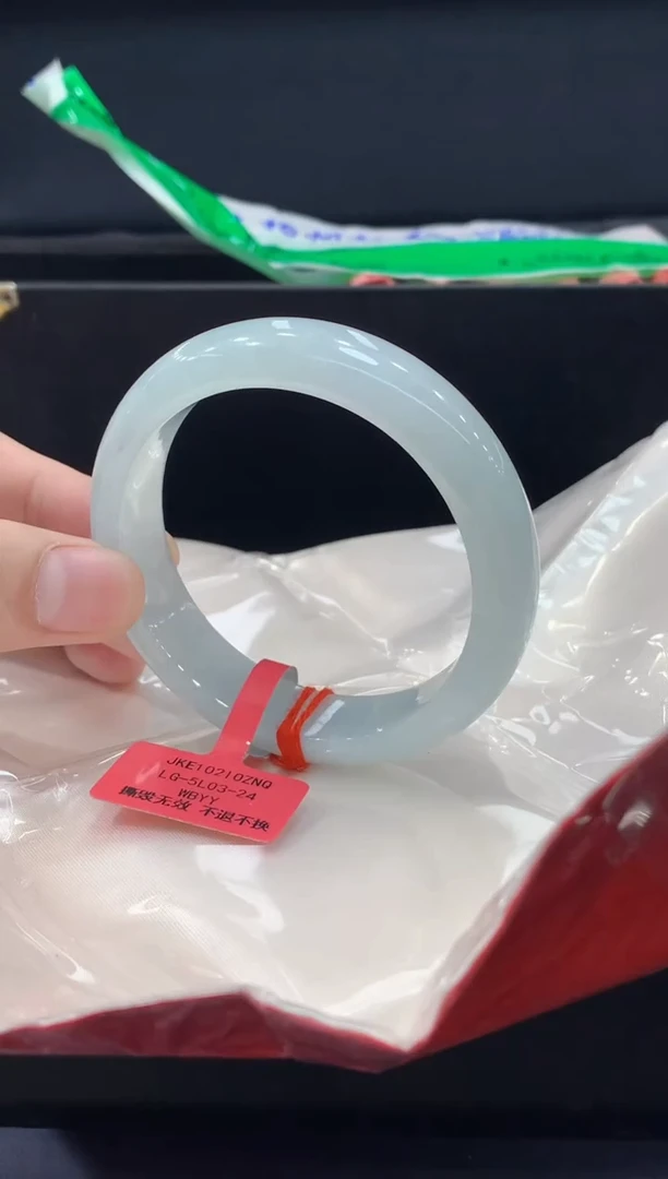 未镶嵌手镯翡翠翡翠手镯