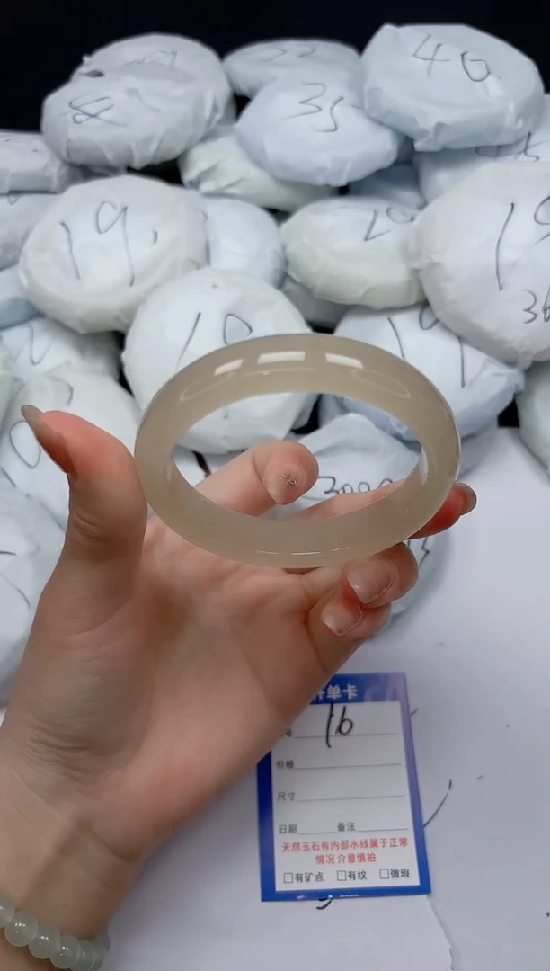 未镶嵌手镯石英质玉16/60.1