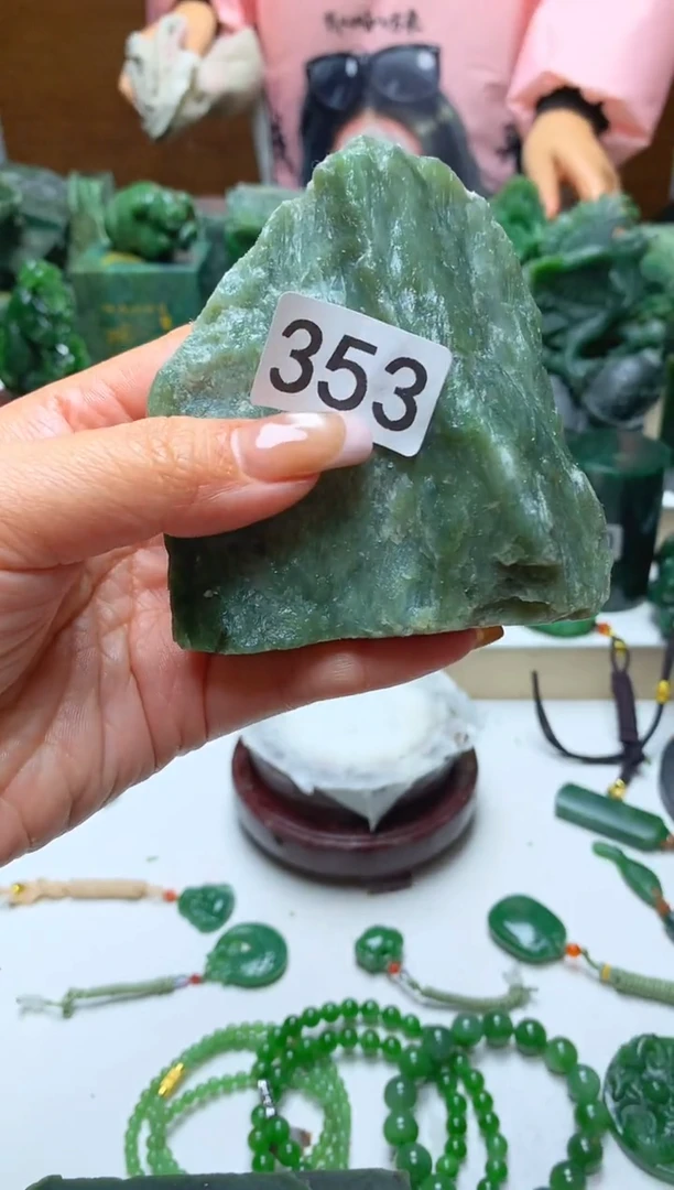 未镶嵌和田玉摆件1