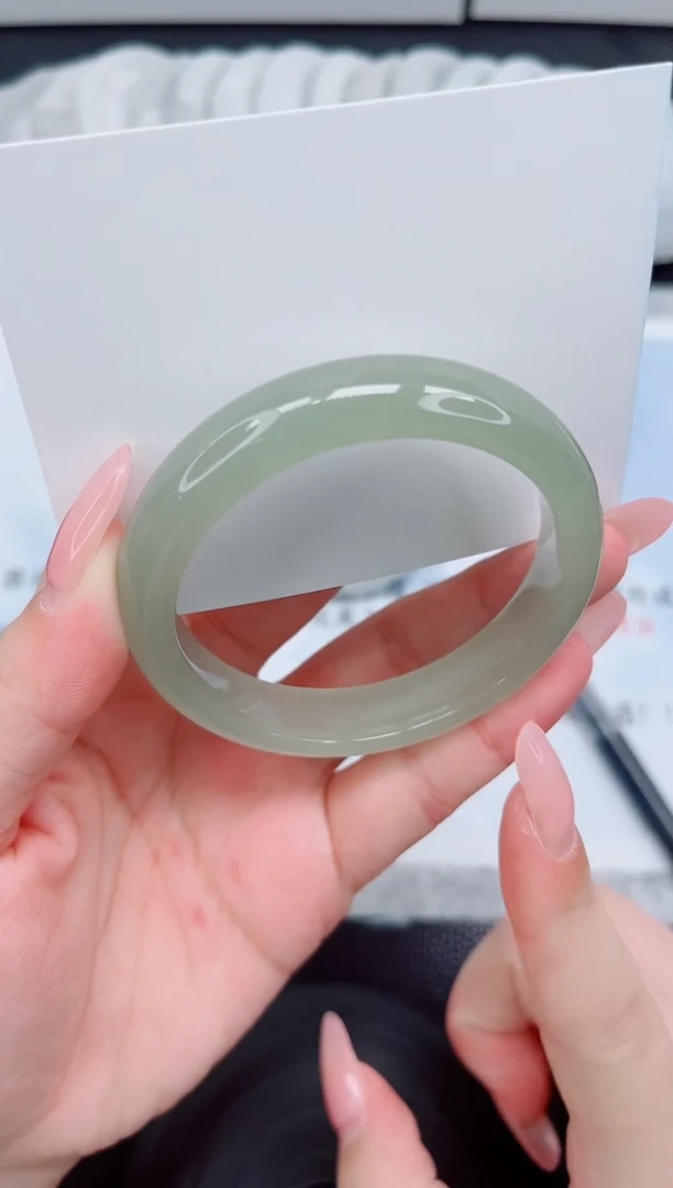 石英质玉手镯未镶嵌12-56.4