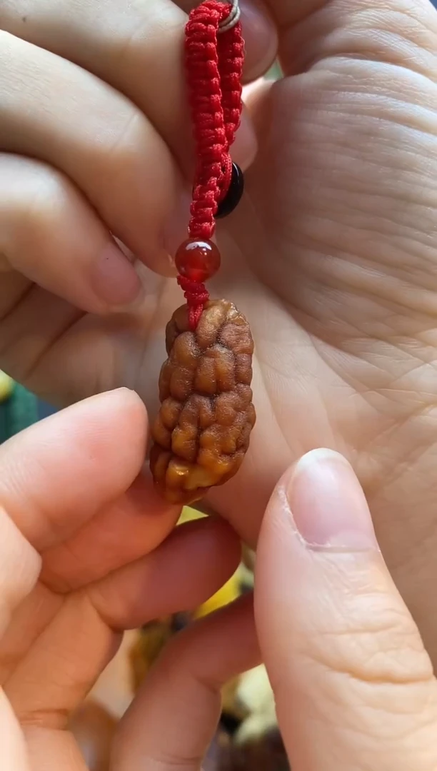 琥珀颈饰未镶嵌吊坠