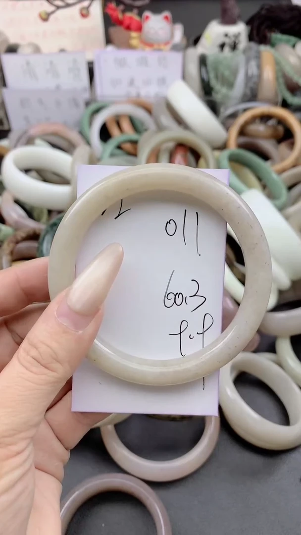 未镶嵌手镯石英质玉011