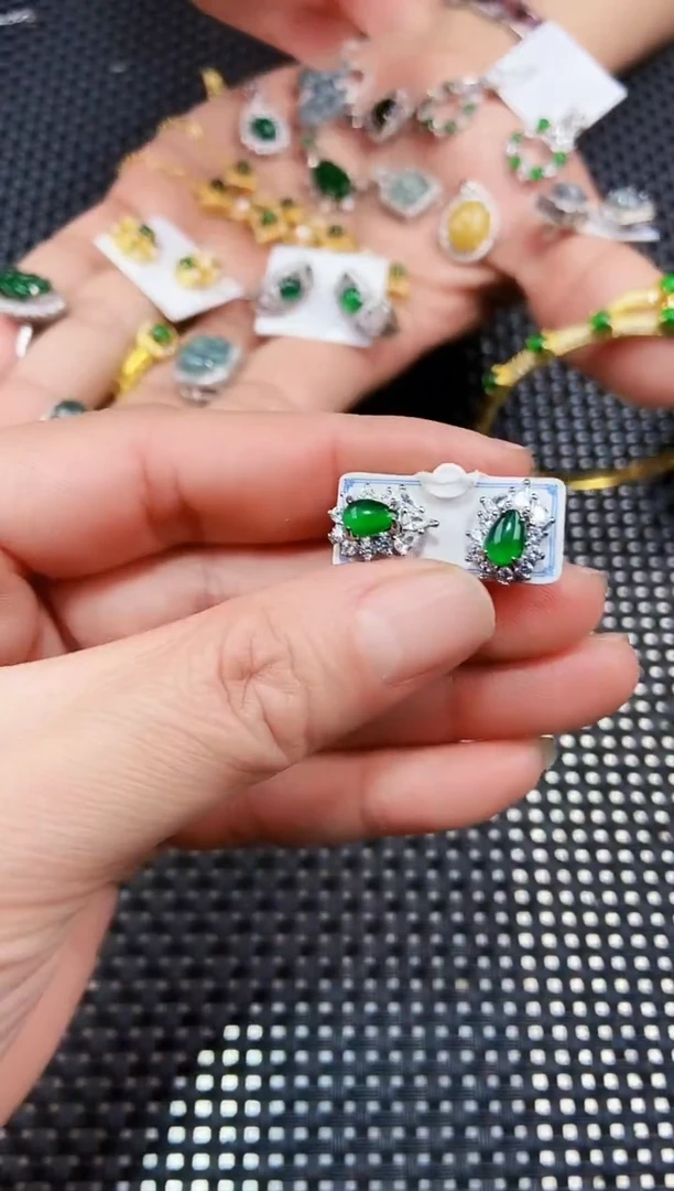 【闪购商品】翡翠耳饰未镶嵌111111111