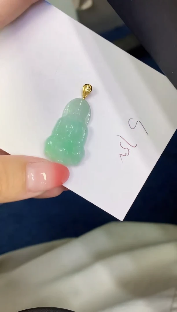 翡翠未镶嵌颈饰缅甸天然翡翠A货