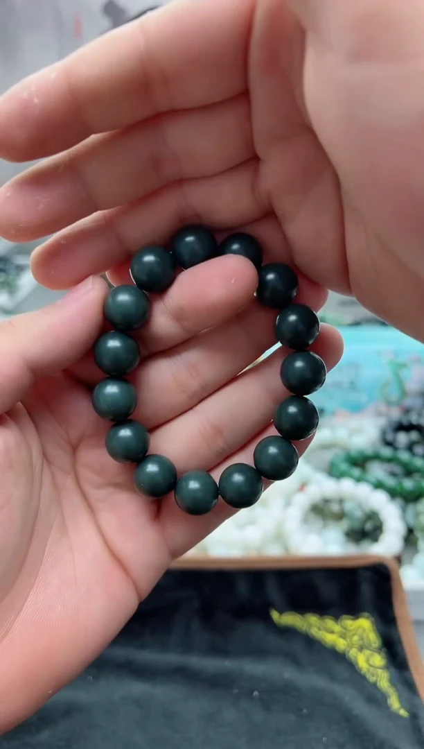 手串未镶嵌和田玉沙枣青14