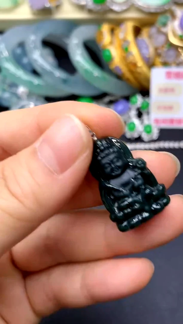 颈饰18K金镶嵌翡翠35-中国好珍宝