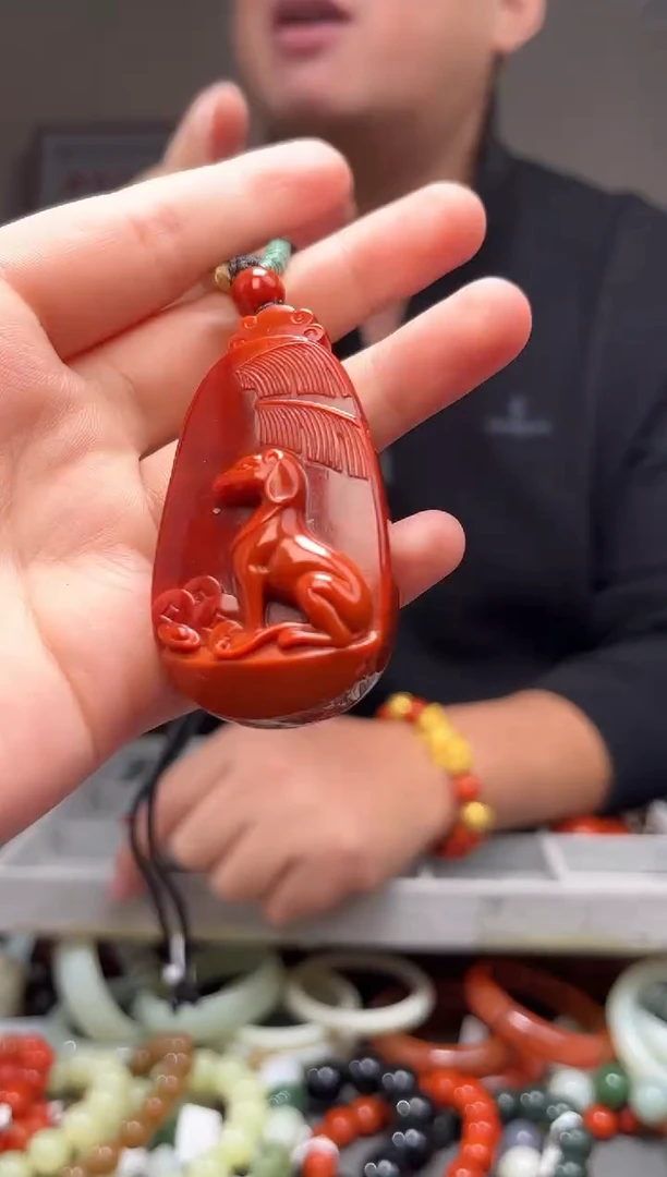 颈饰未镶嵌南红玛瑙吊坠