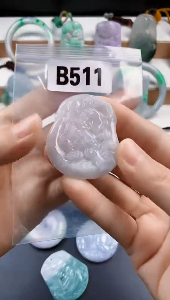 颈饰未镶嵌翡翠天然翡翠吊坠挂件