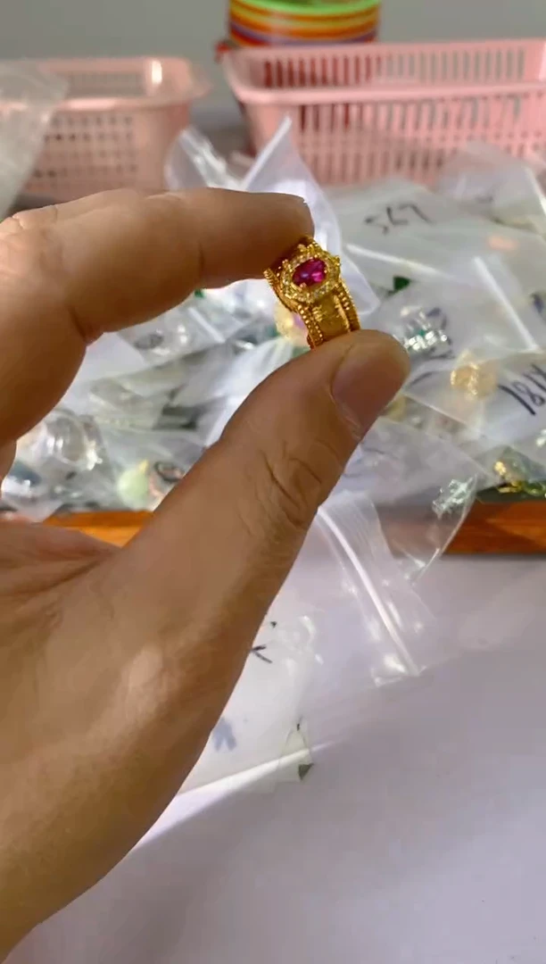 【闪购商品】水晶颈饰银S925镶嵌894红宝，蓝宝，多样性发一件赠链