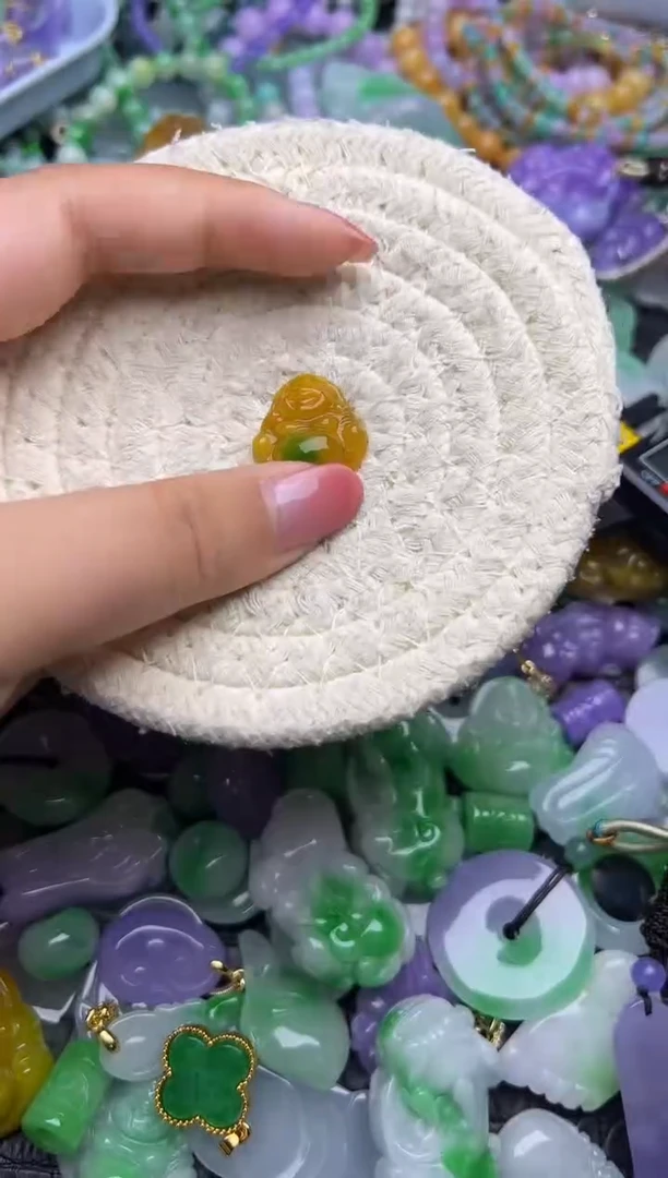 颈饰未镶嵌翡翠天然缅甸翡翠吊坠