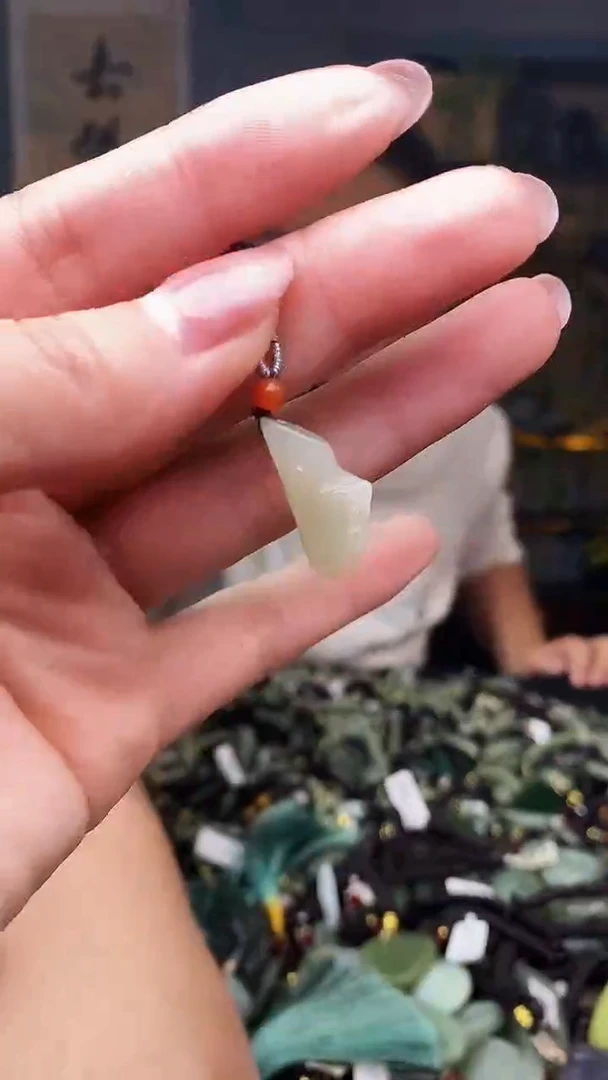 颈饰未镶嵌和田玉多样性发货，拍一发一