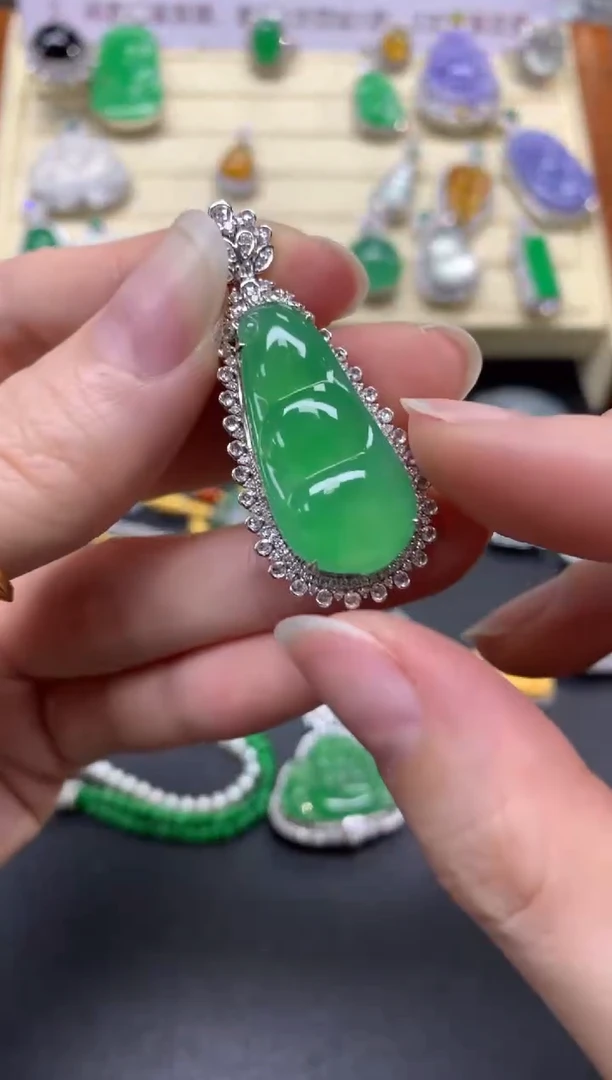 翡翠18K金镶嵌吊坠(不含链)吊坠|32000+3200