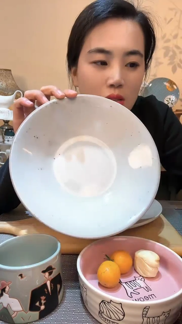 【闪购商品】瓷片9英寸复古麻点碗 微瑕介意勿拍