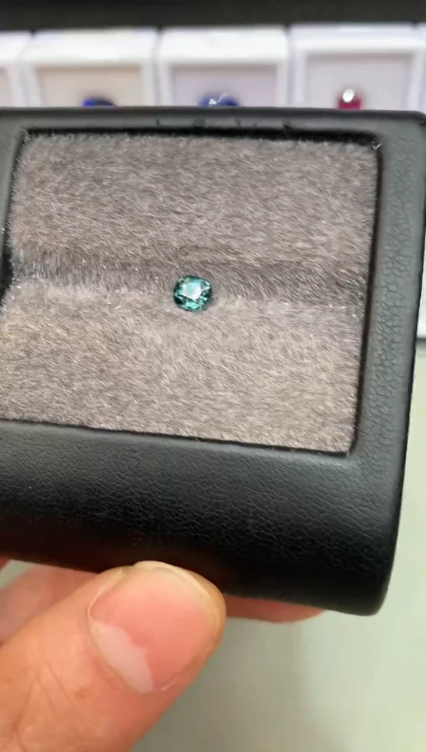 【闪购商品】定制尖晶石裸石未镶嵌枕型 金属蓝绿色调尖晶石 0.46ct