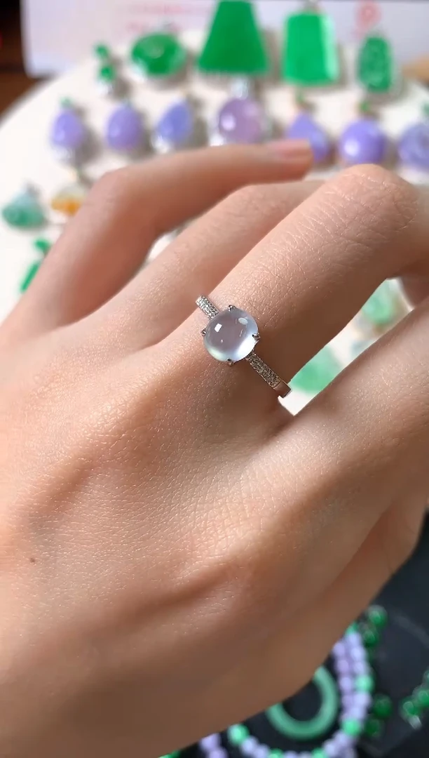 18K金镶嵌戒指翡翠戒指