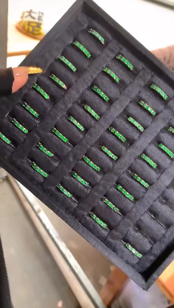 【闪购商品】定制翡翠未镶嵌5定制翡翠-多样性发货（发其一）