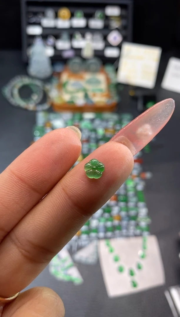 【闪购商品】翡翠挂件未镶嵌花花
