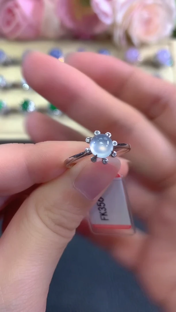 18K金镶嵌戒指翡翠春日珠宝 B31