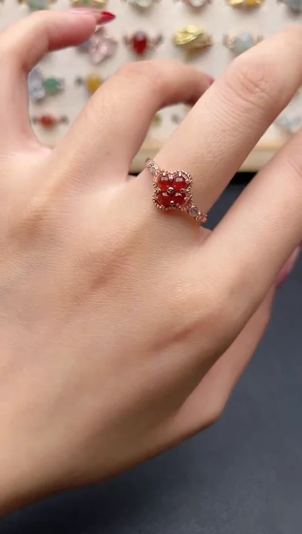 【闪购商品】翡翠戒指银S925镶嵌一物一证一礼盒