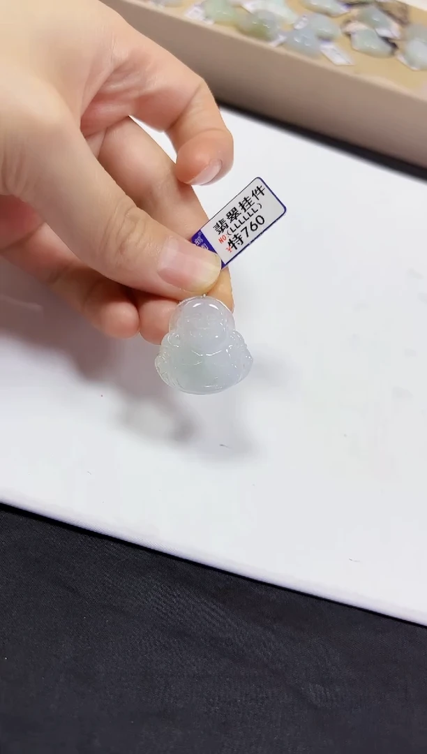 【闪购商品】翡翠未镶嵌颈饰佛公
