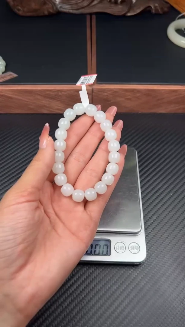 手串未镶嵌和田玉黑山微色差卡10S 老型珠